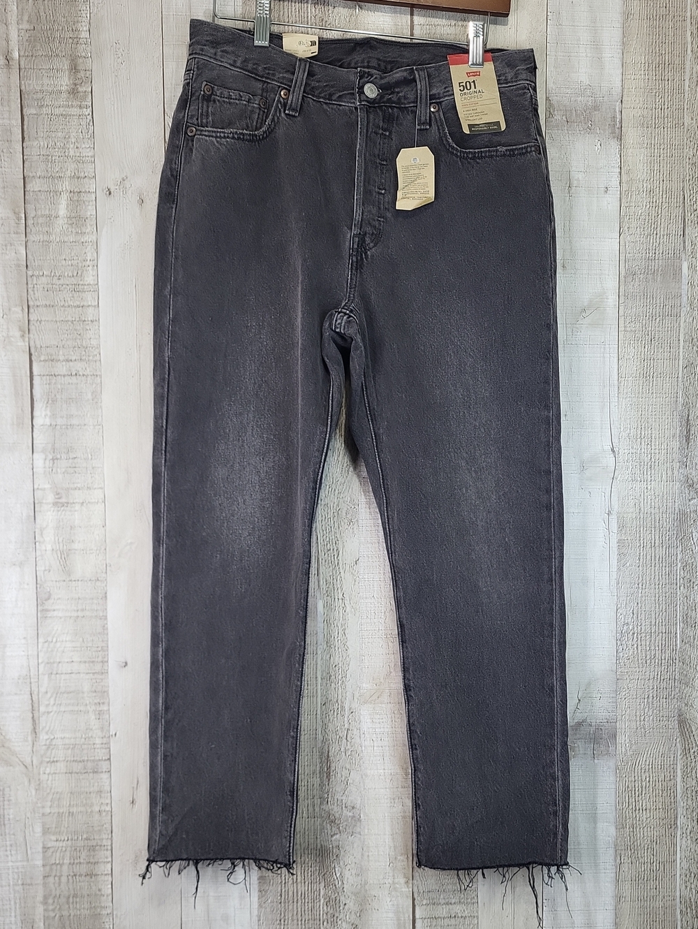 Levi's 501 Cropped Highrise Jeans. Straight Leg. Ladies 29x26 NEW